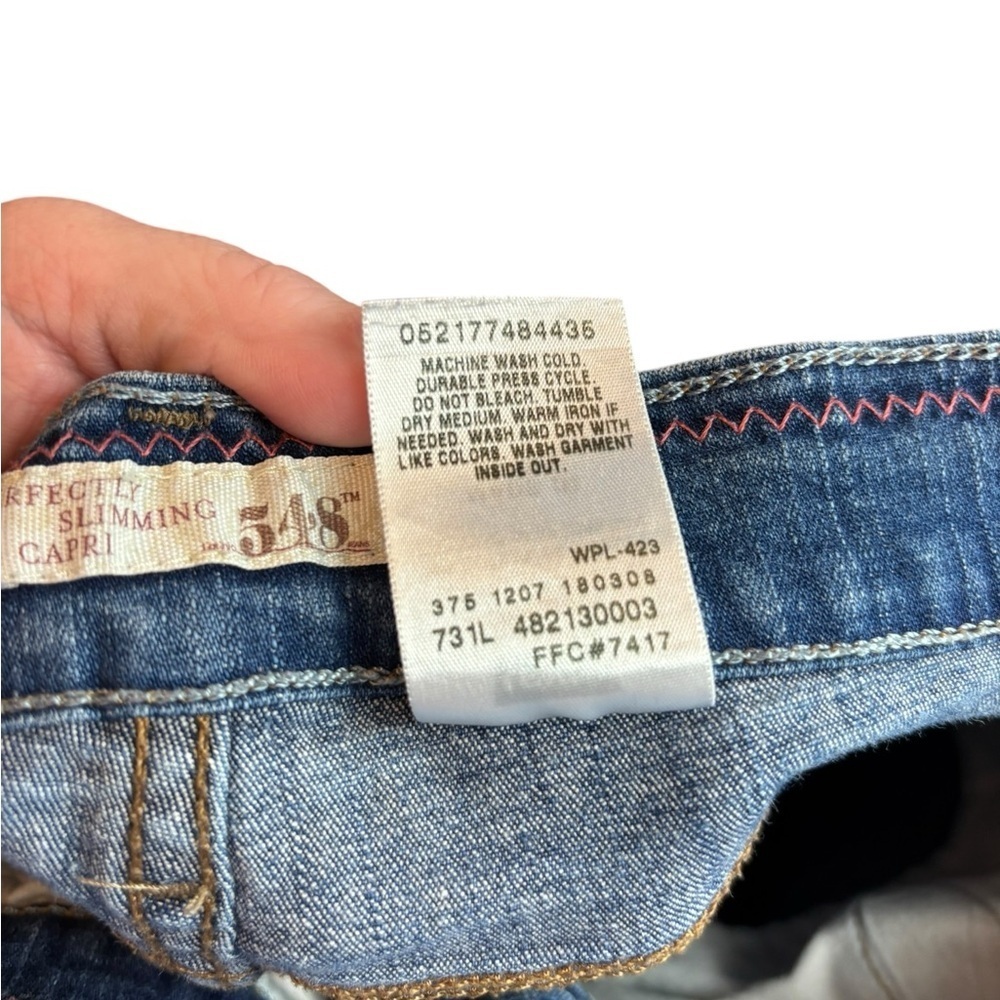 Levi’s 548 Perfectly Slimming Capri Jeans – Sz 14 (Good Condition) - Picture 3 of 11
